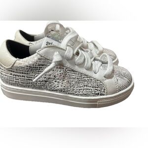 P448 Kids John Sneakers SZ 27 Unisex